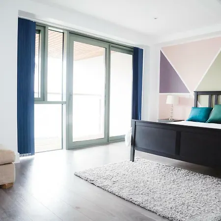 Apartment Reeks Gateway Townhouse