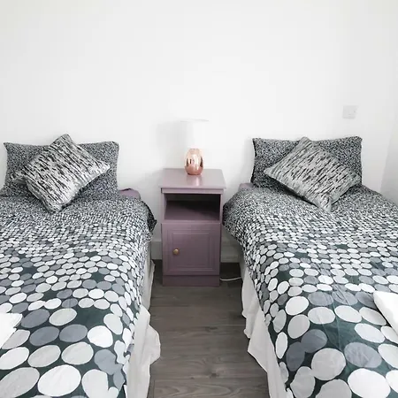 Apartment Reeks Gateway Townhouse *