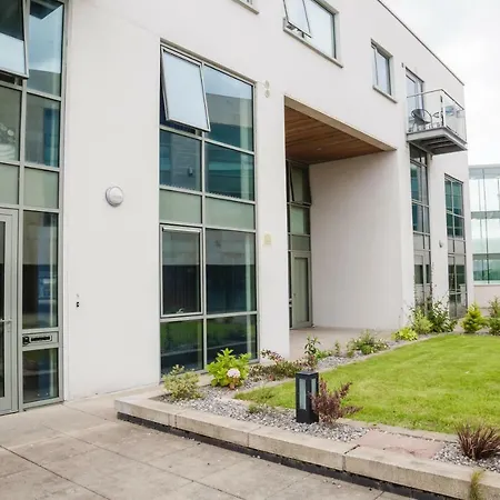 Апартаменти Reeks Gateway Townhouse *