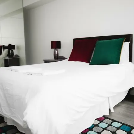 Apartment Reeks Gateway Townhouse