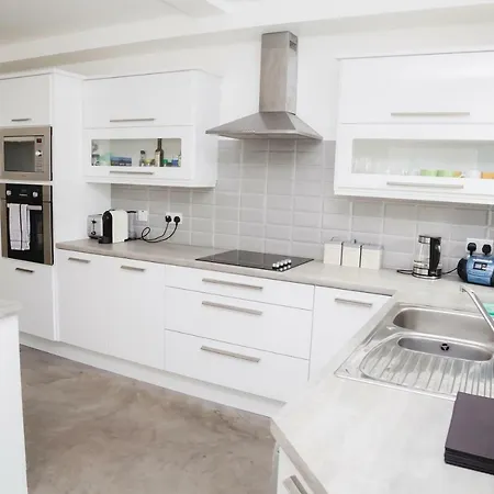 Reeks Gateway Townhouse *